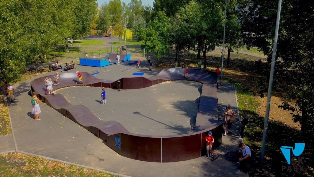 Памп трек с мини рампой, Москва, парк «Отрадное» / Pump track & mini halfpipe in Moscow publiс garden by SK PARK